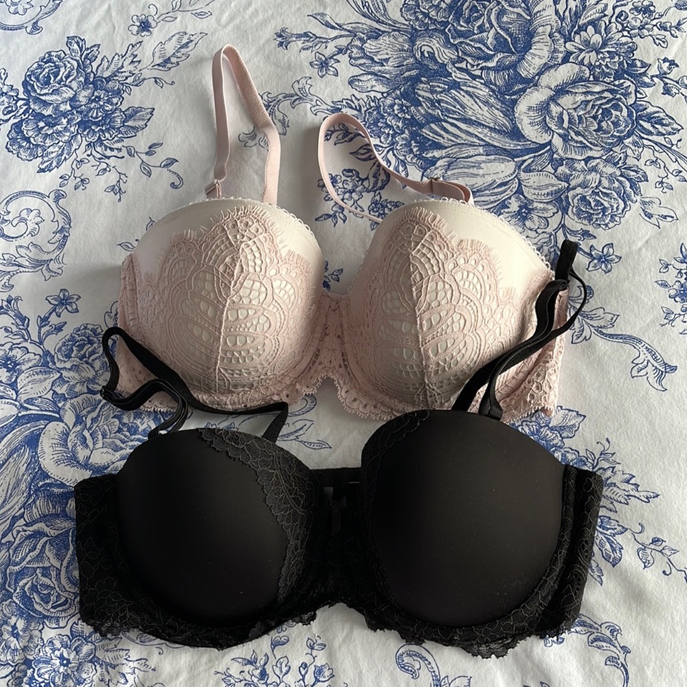 Victoria’s Secret 34D bras